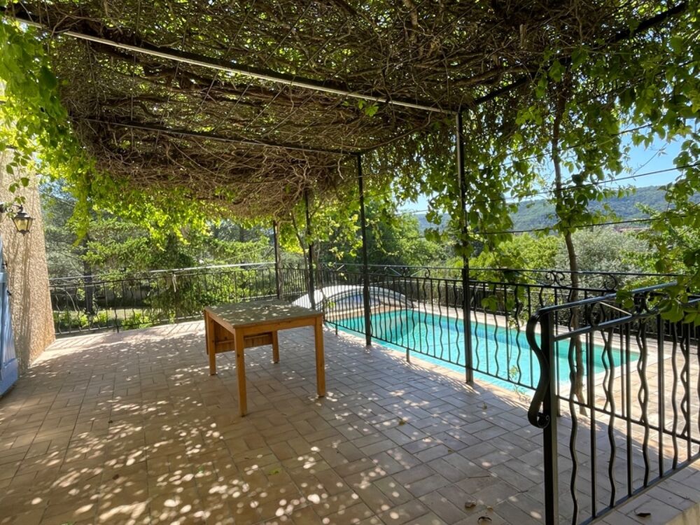 À Vendre  Maison de charme face au Colorado Provençal  Rustrel, Luberon