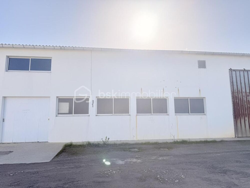 Vente Parking/Garage Grand garage double 83 m² – espace de stockage ou atelier – Notre-Dame-de-Monts Notre dame de monts
