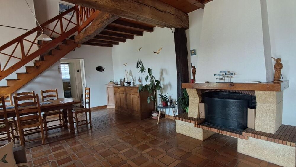 MAISON DE CHARME 3 CHAMBRES 2 SDE 137 M2 TERRAIN PLAT 1600 M2 GARAGE PREAU