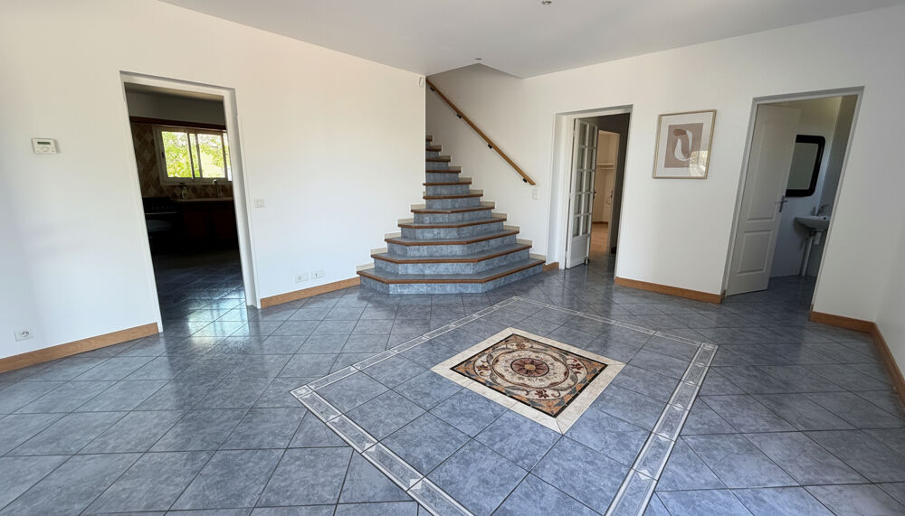 Vente Villa Exclusivité LA CAVAYERE ! Grande villa 5 chambres sur un terrain de 3010m² Montlegun