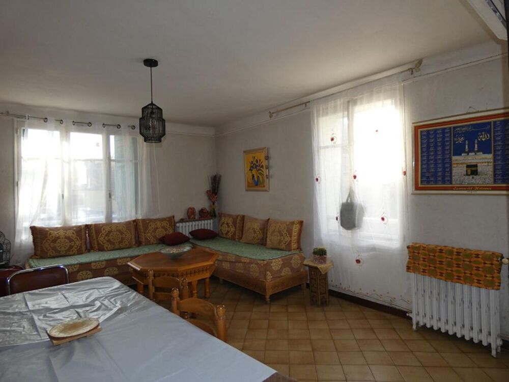 RIANS MAISON T4 AVEC COUR ET CAVE IDEAL INVESTISSEUR