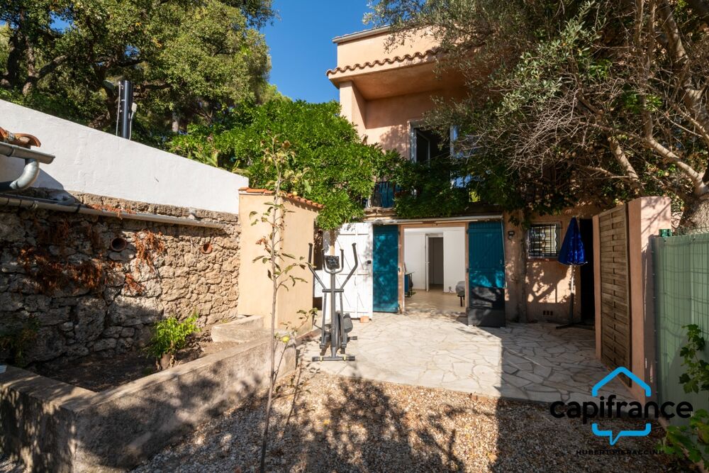 Bormes les mimosas 83 Maison constituée par deux appartements , le lot 1 et 2 constitué par un appartement et 387 m2