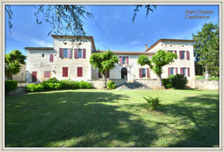  Propriété/château à vendre 8 pièces 385 m²