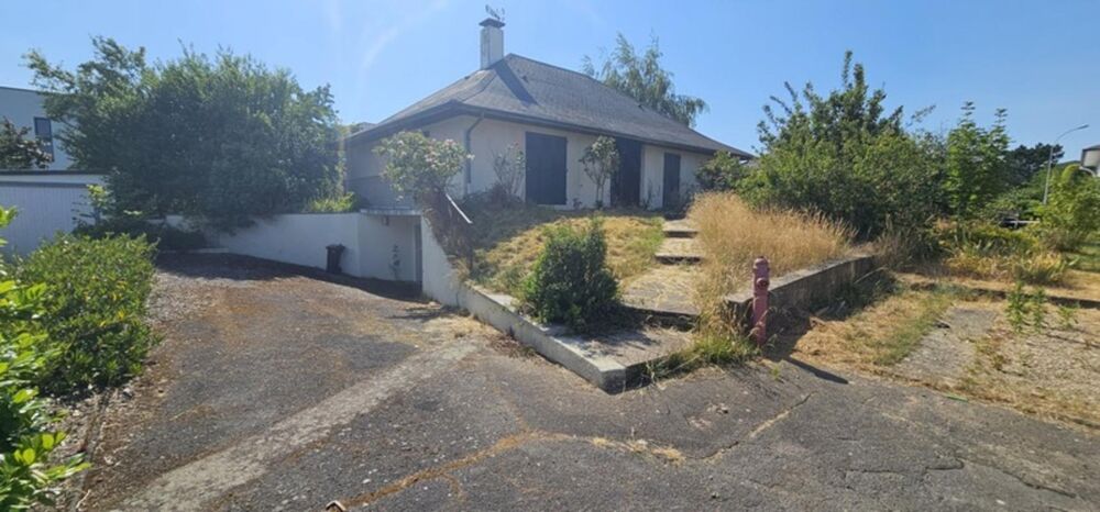 La Malgrange. Dans une impasse, au calme,maison individuelle - SOUS-SOL -GARAGE - COMBLES