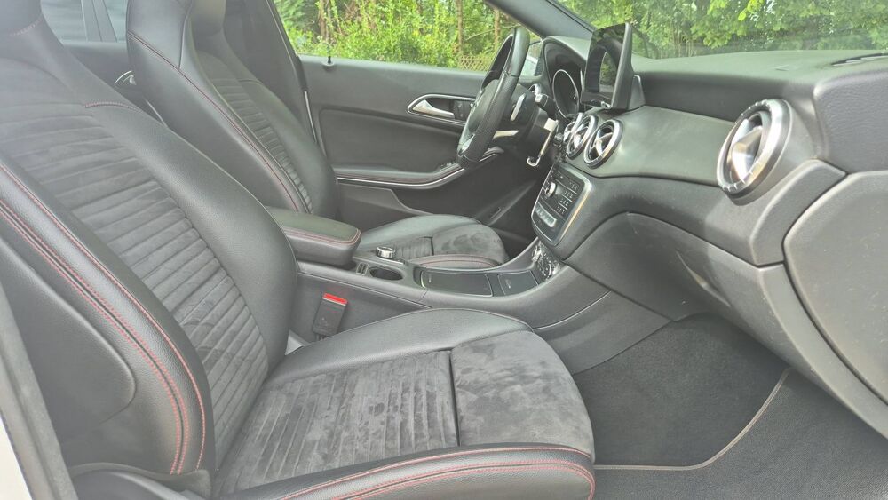 Classe CLA Classe 200 d 136 7G-DCT Fascination Pack AMG - Automatique T 2019 occasion 80000 Amiens