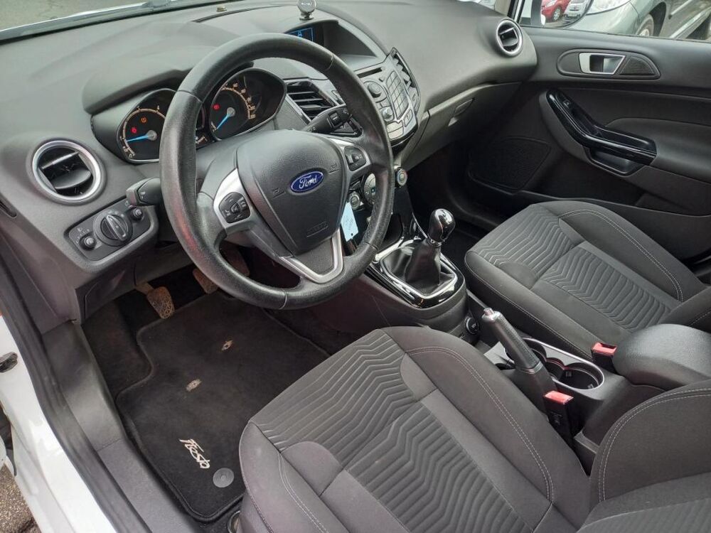 Fiesta 1.6 TDCi 95 CH TITANIUM PHASE 2 2015 occasion 14650 Carpiquet