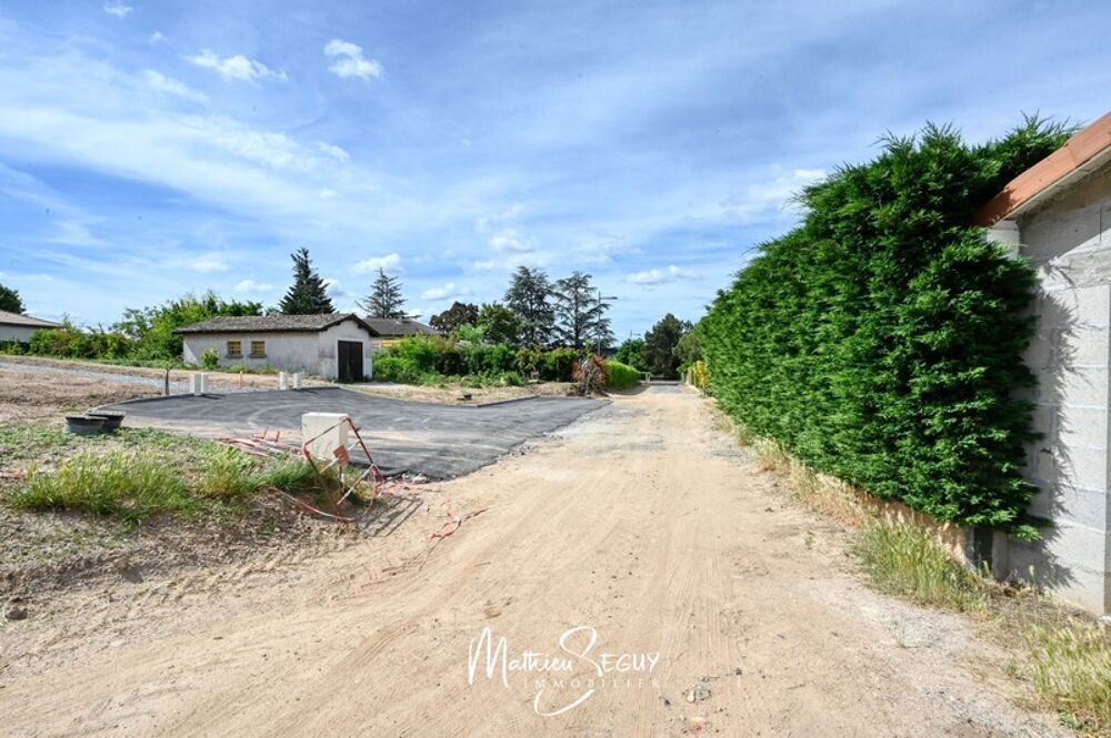 Vente Terrain Un joli terrain recherche ses futurs propriétaires pour implanter un nouveau projet de vie! Pollionnay