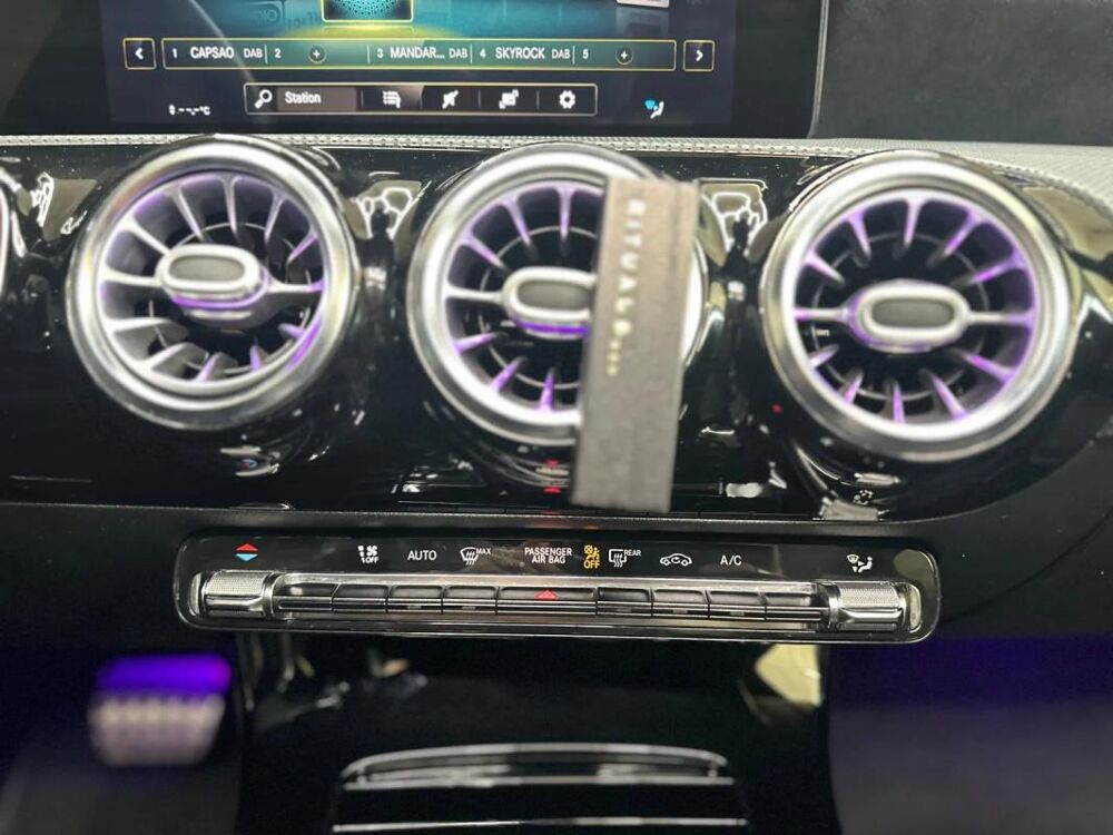 Classe CLA BENZ 200 AMG LINE – TOIT OUVRANT SI&Egrave;GES CHAUFFANTS ENTRETIEN 2020 occasion 73000 Chambery