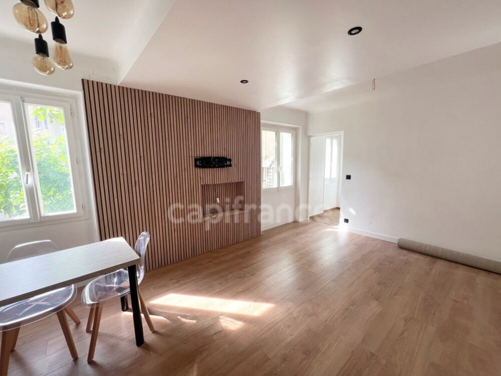 Vente Maison À Vendre Manosque centre historique – Maison de ville 3 pièces avec 2 chambres, garage et cave Manosque
