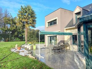  Maison � vendre 10 pi�ces 250 m�