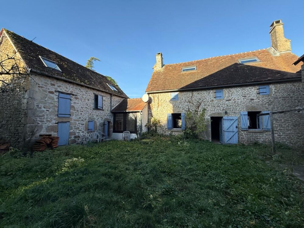 Vente Maison BELLE OPPORTUNITE ! Maison en pierre de 165m², pleine de charme, 4 chambres, Cour intérieure de 379m² 93 000 € Bussiere dunoise