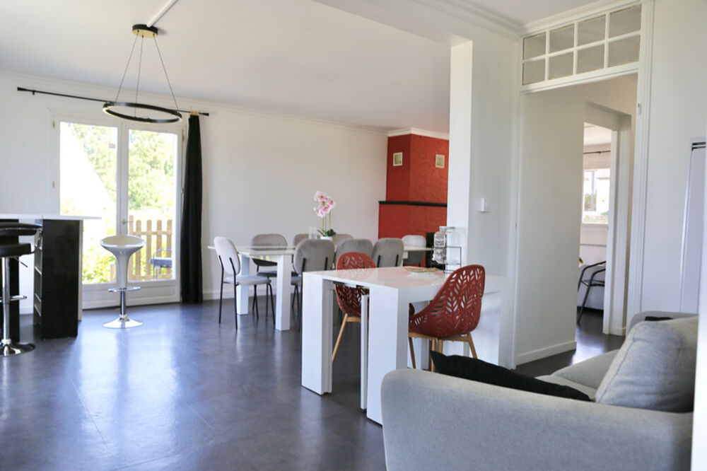 Maison à vendre à VILLERS ALLERAND (51), une maison principale sur deux niveaux, un logement indépendant, une piscine extérieure