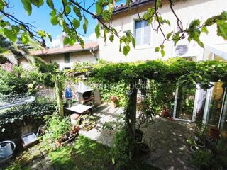  Propri�t�/ch�teau � vendre 9 pi�ces 225 m�