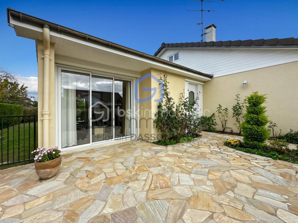 Maison PLAIN-PIED 120 m2 - 4 chambres - Terrain 586 m2 - Garage double