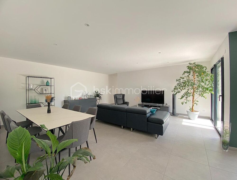 Vente Maison Maison récente et spacieuse avec garage, stationnements et beau jardin - terrain piscinable !!!! Creon