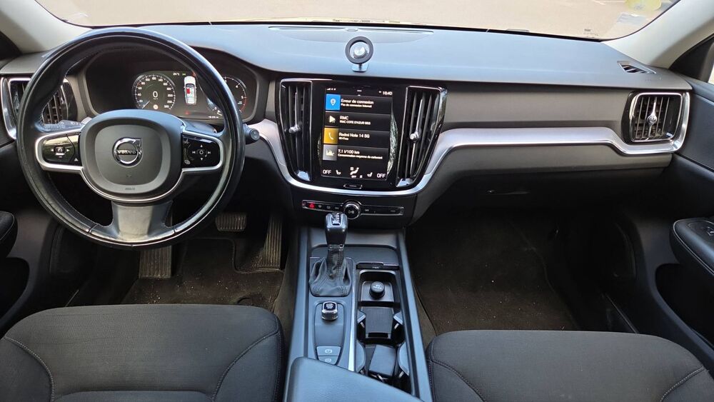 V60 2.0 D4 190 Geartronic8 Momentum - Automatique 2019 occasion 83310 Cogolin