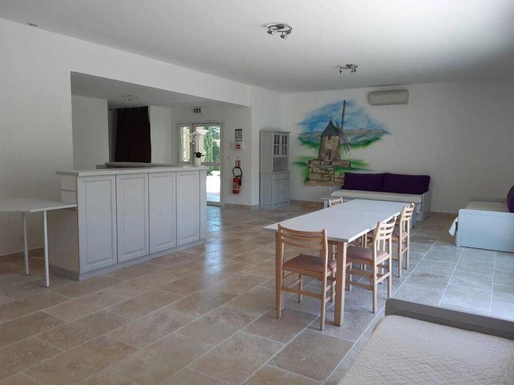 à vendre  Propriété/château La Roque-sur-Pernes (84210)