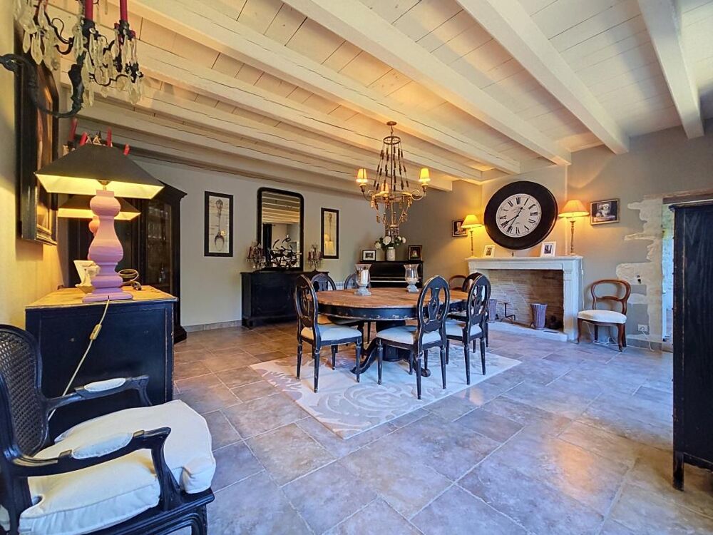 à vendre  Propriété/château Bernay-Saint-Martin (17330)