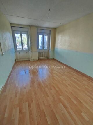  Immeuble à vendre 13 pièces 140 m²