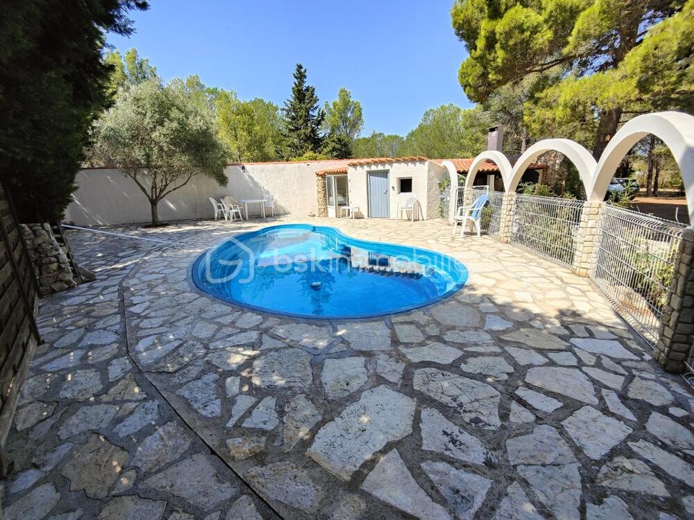 Vente Maison NEVIAN – MAISON DE PLAIN-PIED de 130m² habitable – 4 CHAMBRES – SALON avec TOIT CATHÉDRALE – SÉJOUR TRÈS LUMINEUX avec CHEMINÉE Nevian