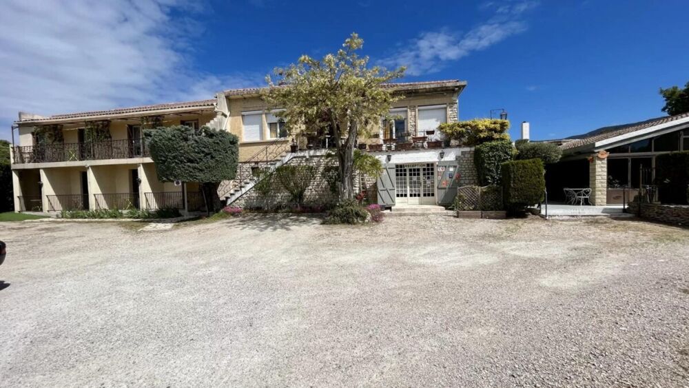 � vendre  Villa Saumane-de-Vaucluse (84800)