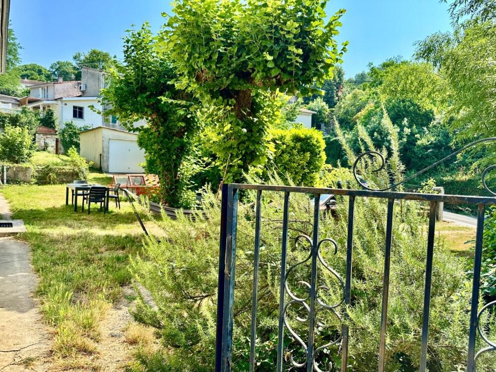 Authentique maison en pierre de plain-pied 106m2 avec 4 chambres et jardin