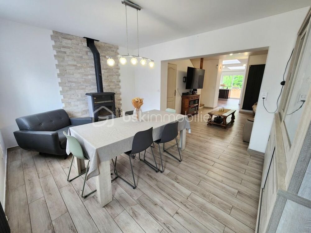 Maison individuelle, 3 grandes chambres, jardin, local commercial récent, sous-sol