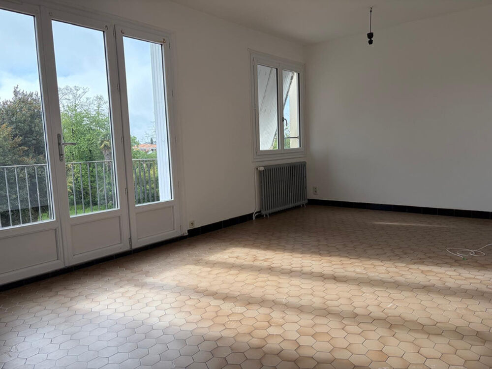 Vente Duplex/Triplex FONTENAY LE COMTE (85200) - CENTRE VILLE - APPARTEMENT DUPLEX RENOVE 3 CHAMBRES AVEC BALCON ET ANNEXES Fontenay le comte
