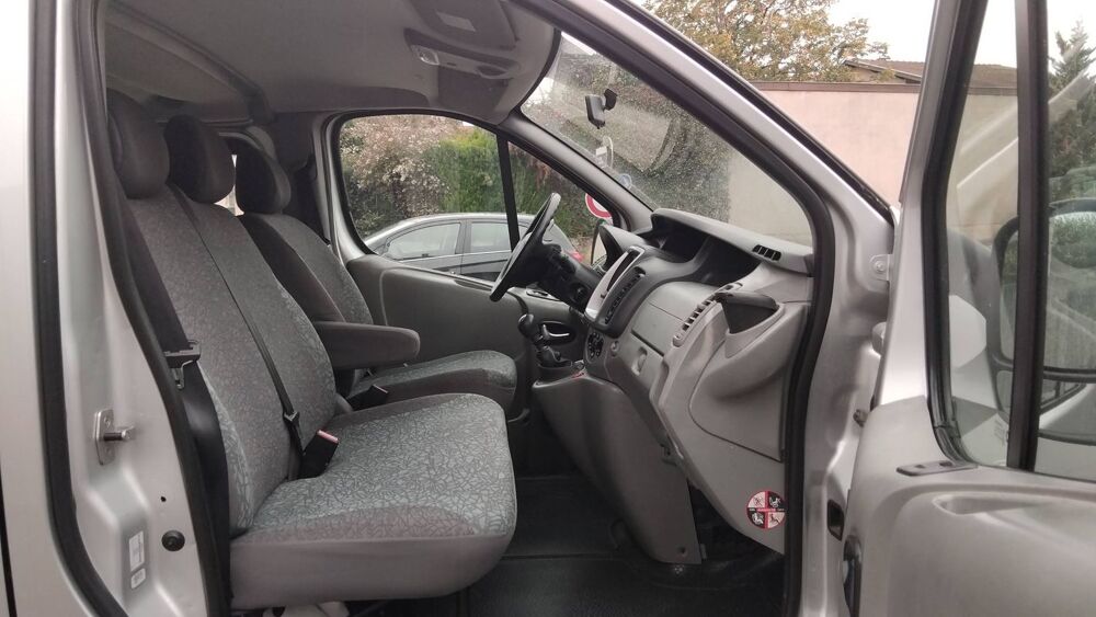 Trafic Passenger L2 H1 2.0 dCI 115 Expression 2013 occasion 38230 Pont De Cheruy