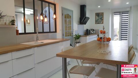   Maison 8 pi�ces de 212 m� Maison - 8 pi�ce(s) - 212 m�