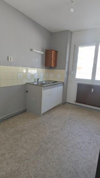  Appartement à louer 3 pièces 65 m²