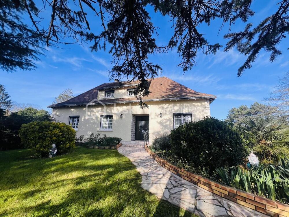 Vente Maison CHÂTEAUROUX – MAISON 187 M² - T7 - 5 CHAMBRES - PISCINE Chateauroux