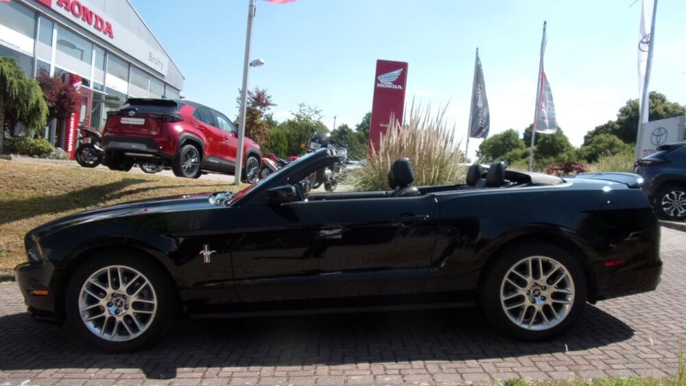 Mustang Cabrio Leder schwarz Allwetterreifen 2014 occasion 76100 Rouen