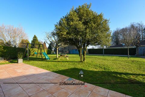   Maison Maison - 8 pi�ce(s) - 196 m�