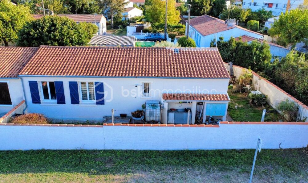 Vente Maison Maison, jardin intime, garage et beau potentiel à révéler Surgeres
