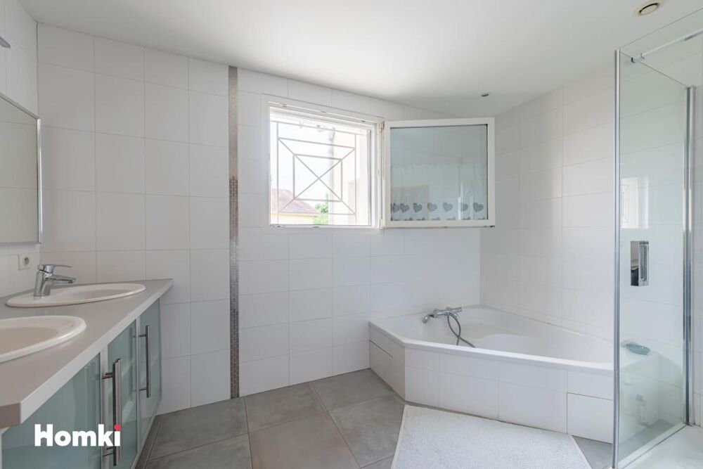 à vendre  Propriété/château Vernaison (69390)
