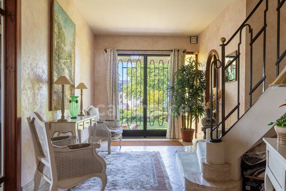 à vendre  Propriété/château Saumur (49400)