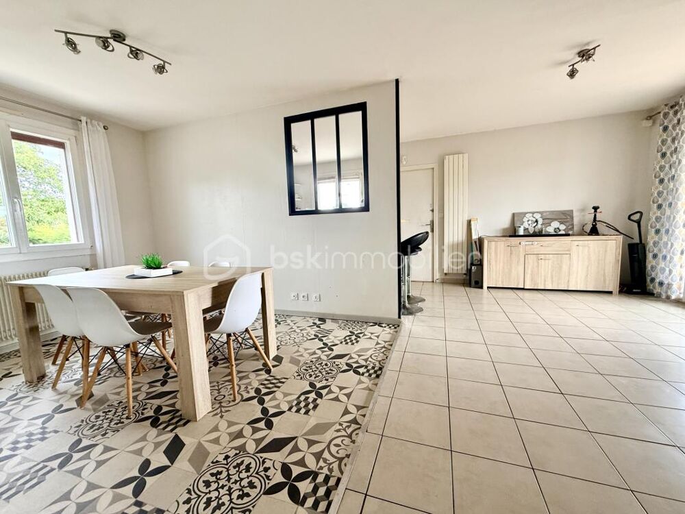 Vente Maison Et si vous pouviez avoir 113 m² habitables, 125 m² de garages et dépendances, et 940 m² de terrain à 20 min de Poitiers ? La villedieu du clain
