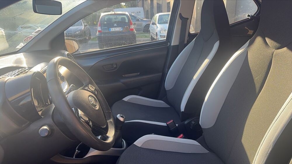 Aygo II 1.0 VVT-i 69 X-Play 2015 occasion 38300 Bourgoin Jallieu