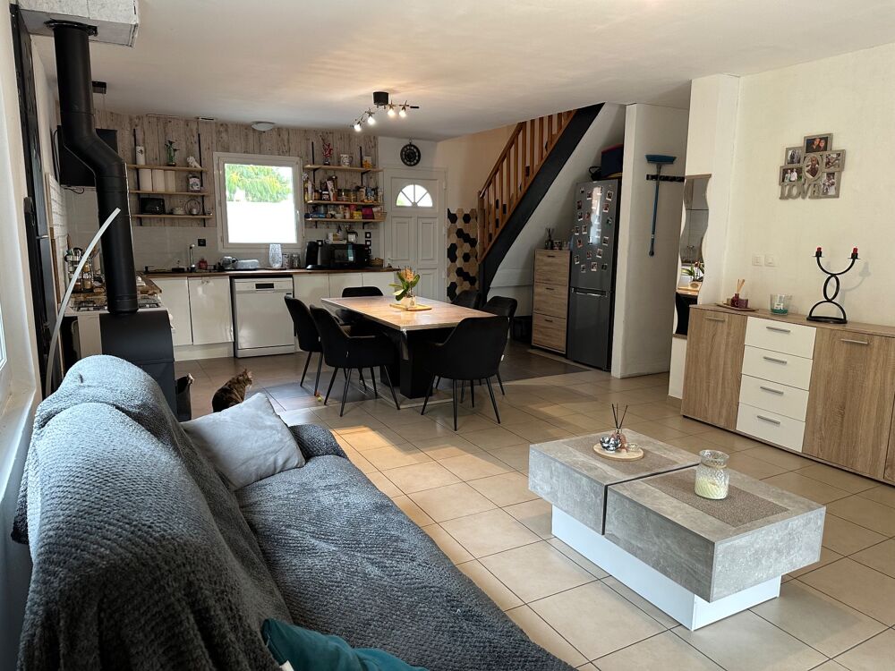 Maison familiale de 110 m² avec jardin arboré à Écommoy
