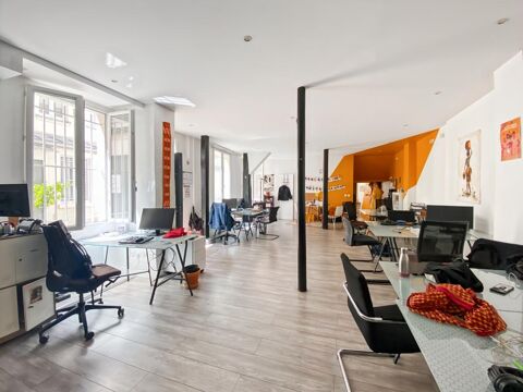 Bureaux au calme sur cour pavée 7549 75010 Paris