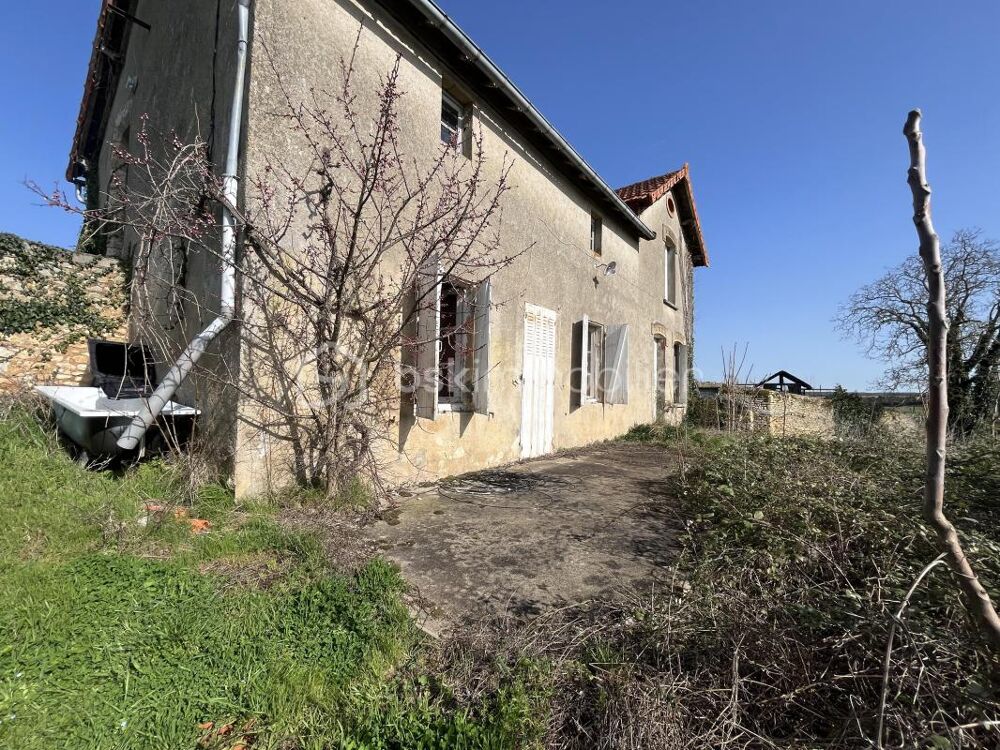 Maison en pierre à rénover  4 pièces  terrain 2046 m²  terrasse plein sud avec vue sur la vallée