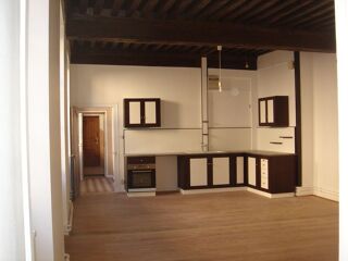 Appartement à louer 4 pièces 120 m²