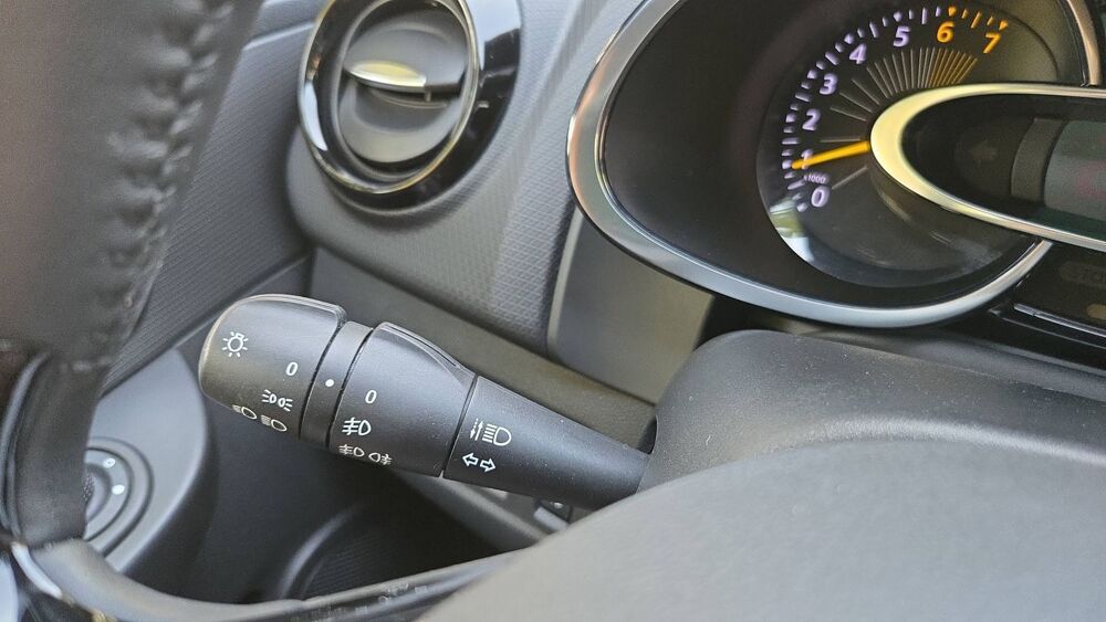 Clio 0.9 TCe 90 eco2 Intens - Premi&egrave;re main 2015 occasion 83340 Le Luc