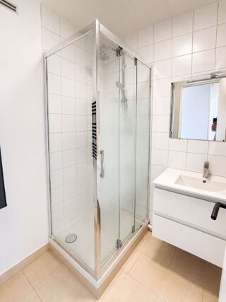  Appartement à louer 4 pièces 83 m²