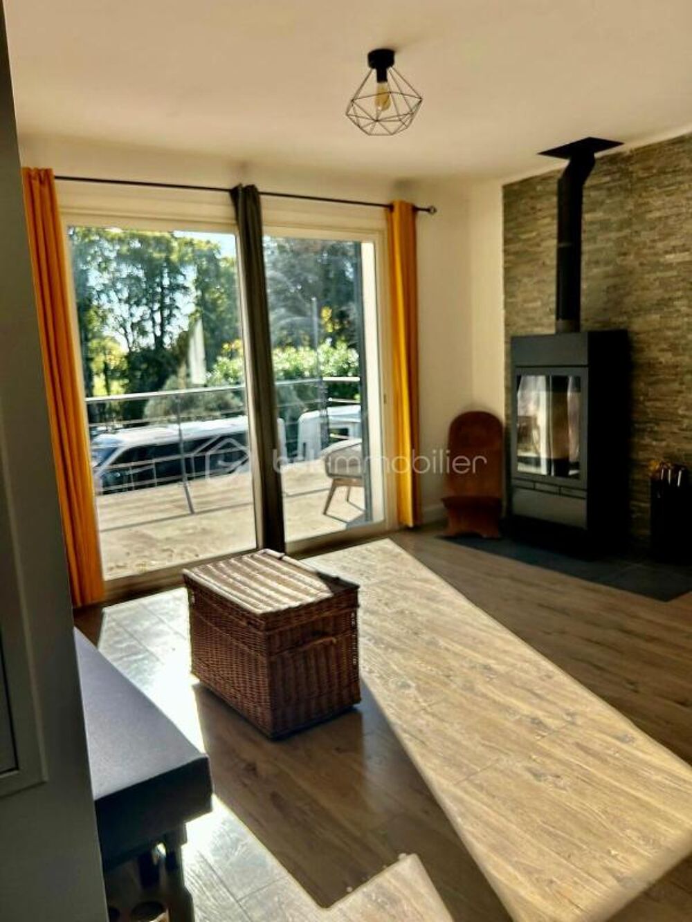 à vendre  Propriété/château Grans (13450)