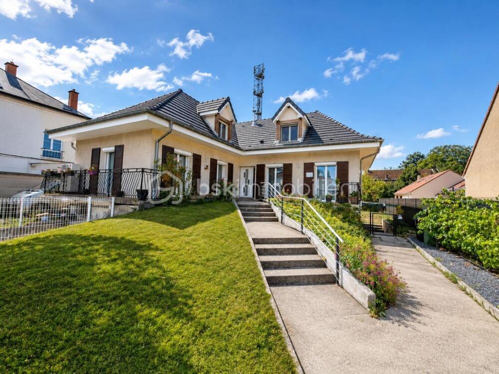 ? Maison familiale aux volumes exceptionnels avec appartement indépendant ?