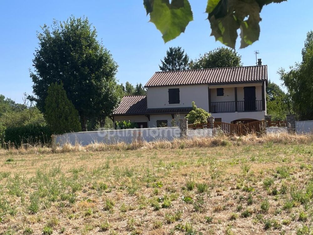 Maison individuelle 3 chambres sur 1900m2 de terrain clos