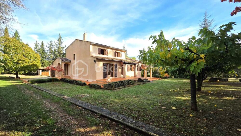 A LES ARCS (VAR) - MAISON TRADITIONNELLE 7 PIECES -176 M² SUR 7000 M² DE TERRAIN ARBORE - GARAGE