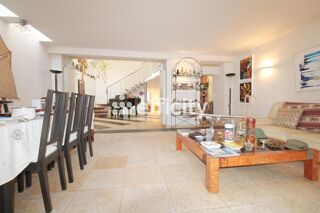  Immeuble � vendre 293 m�